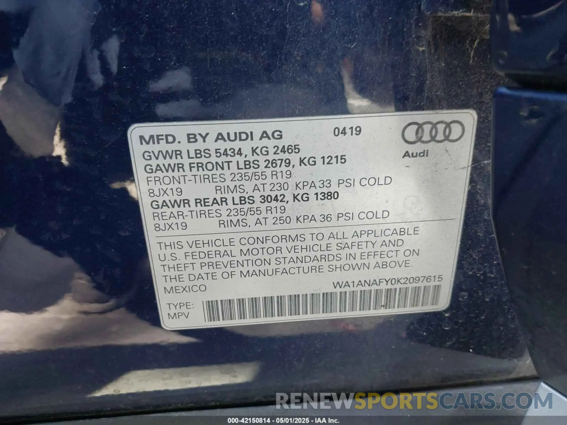 9 Photograph of a damaged car WA1ANAFY0K2097615 AUDI Q5 2019