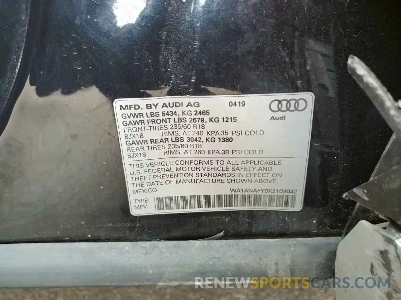 10 Photograph of a damaged car WA1ANAFY0K2103042 AUDI Q5 2019