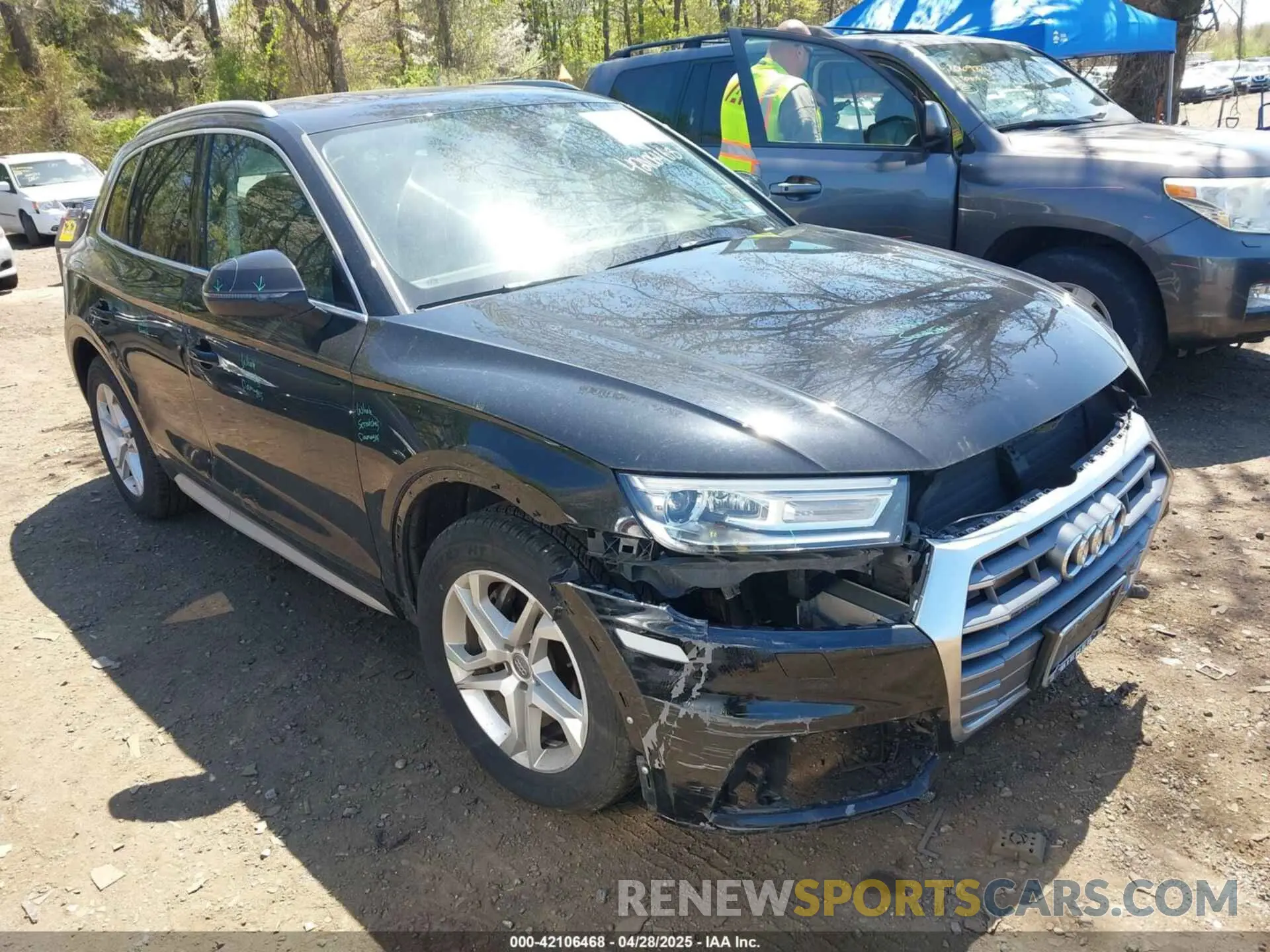 1 Photograph of a damaged car WA1ANAFY0K2103123 AUDI Q5 2019