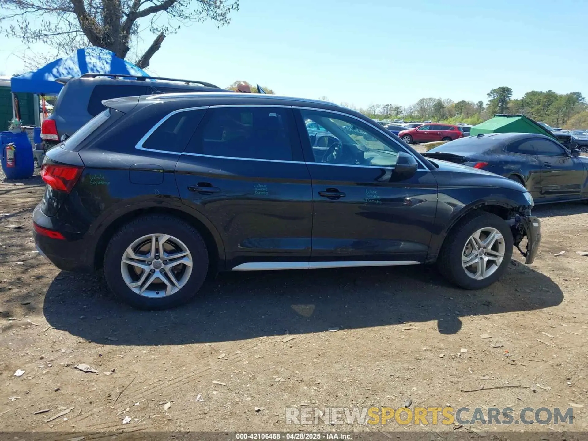 13 Photograph of a damaged car WA1ANAFY0K2103123 AUDI Q5 2019