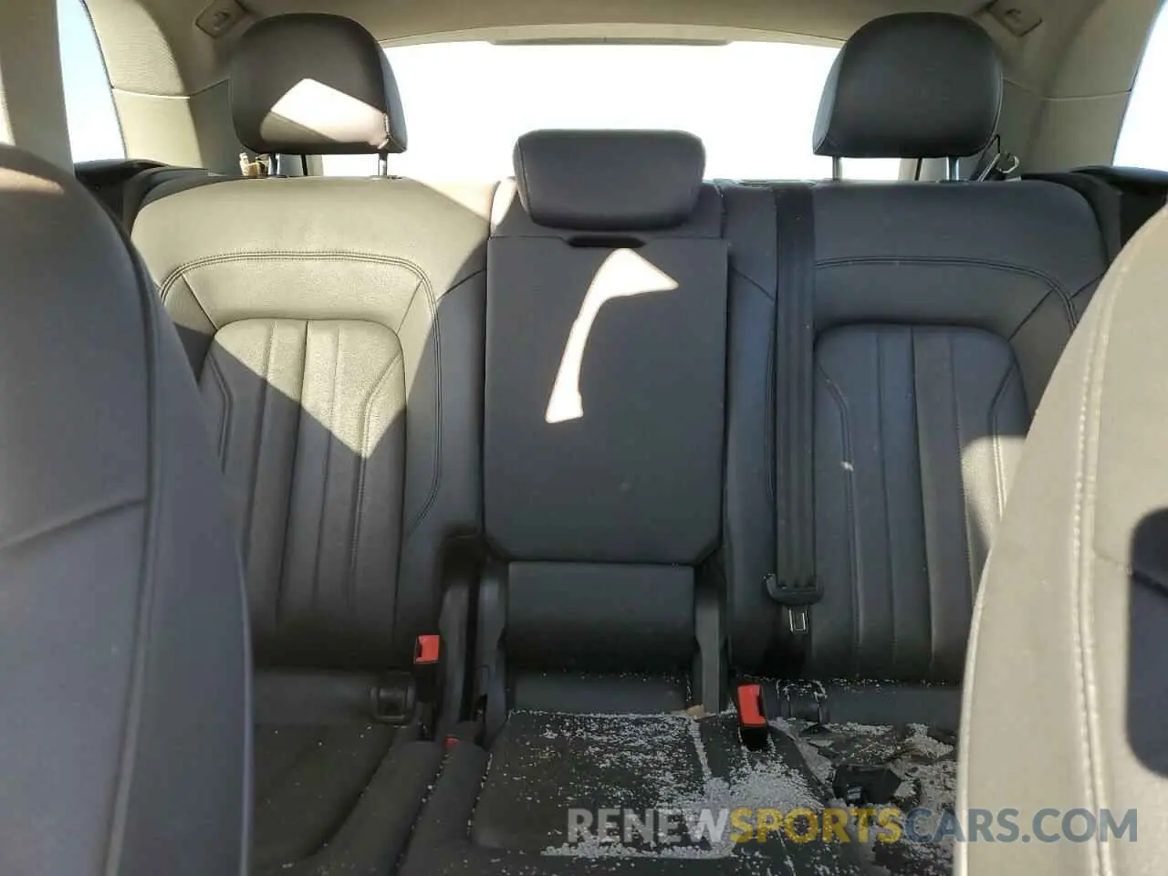 10 Photograph of a damaged car WA1ANAFY0K2117278 AUDI Q5 2019