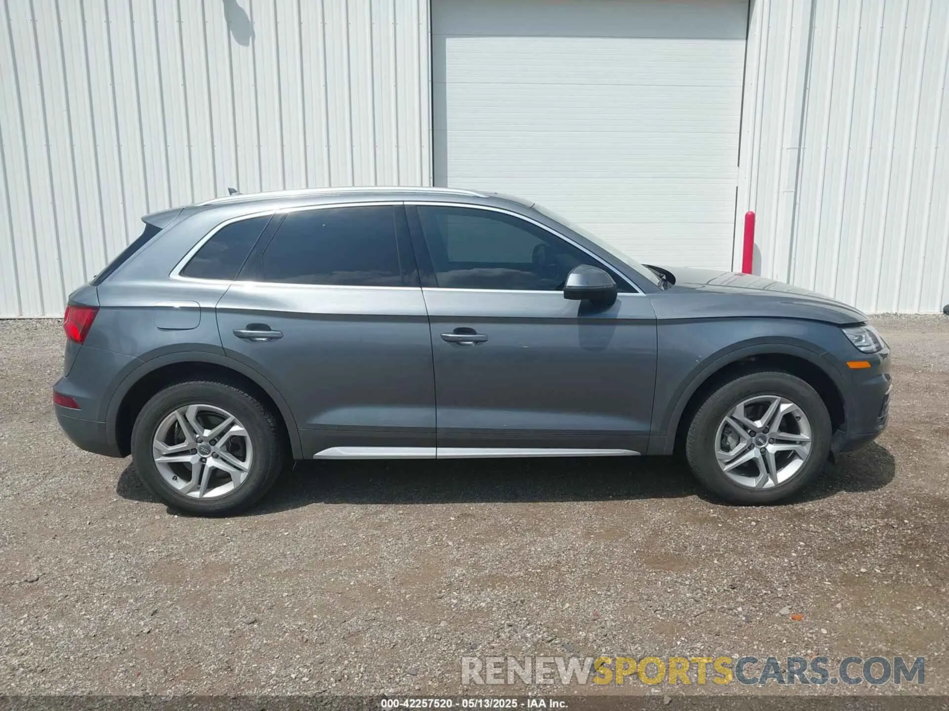 13 Photograph of a damaged car WA1ANAFY0K2123808 AUDI Q5 2019