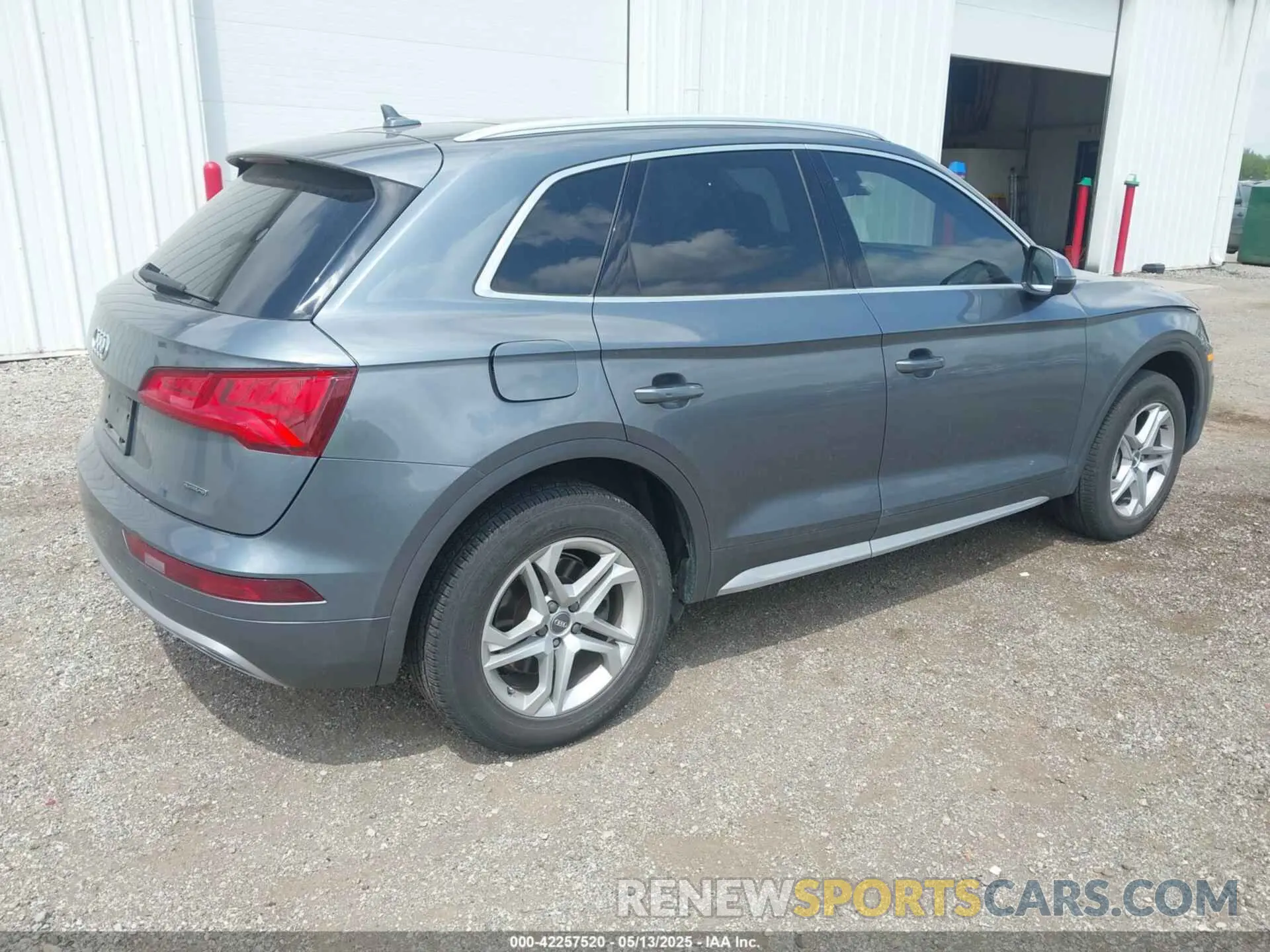 4 Photograph of a damaged car WA1ANAFY0K2123808 AUDI Q5 2019