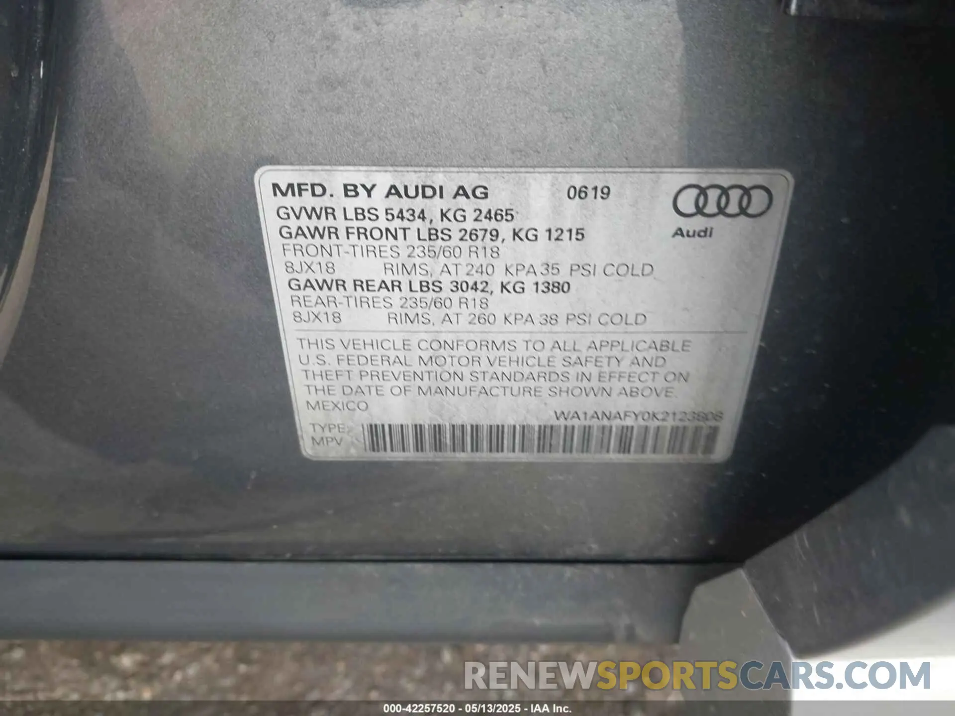 9 Photograph of a damaged car WA1ANAFY0K2123808 AUDI Q5 2019