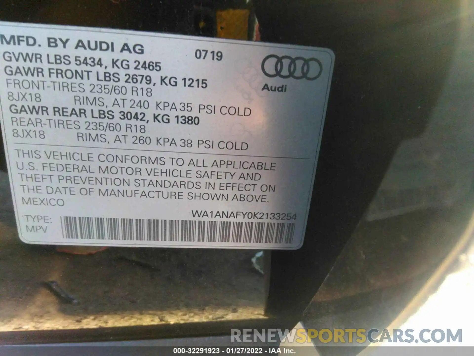 9 Photograph of a damaged car WA1ANAFY0K2133254 AUDI Q5 2019