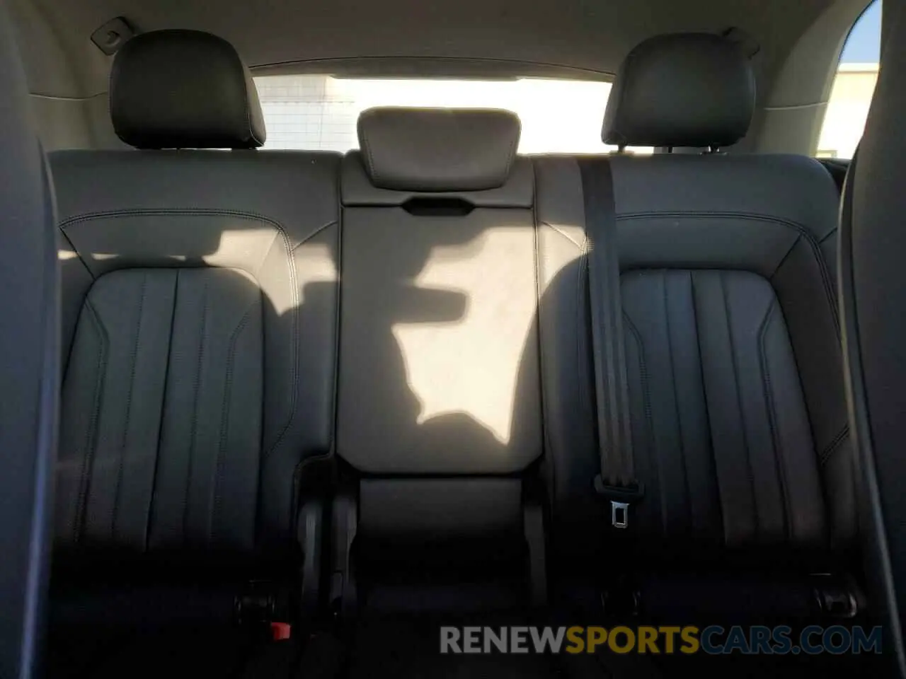 10 Photograph of a damaged car WA1ANAFY1K2059956 AUDI Q5 2019
