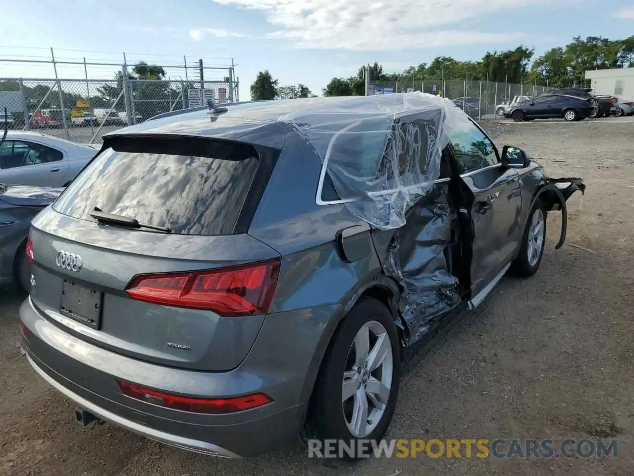 4 Photograph of a damaged car WA1ANAFY1K2108489 AUDI Q5 2019