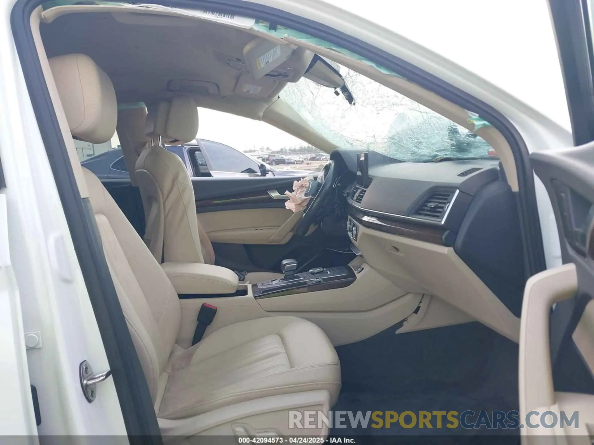 5 Photograph of a damaged car WA1ANAFY1K2112381 AUDI Q5 2019