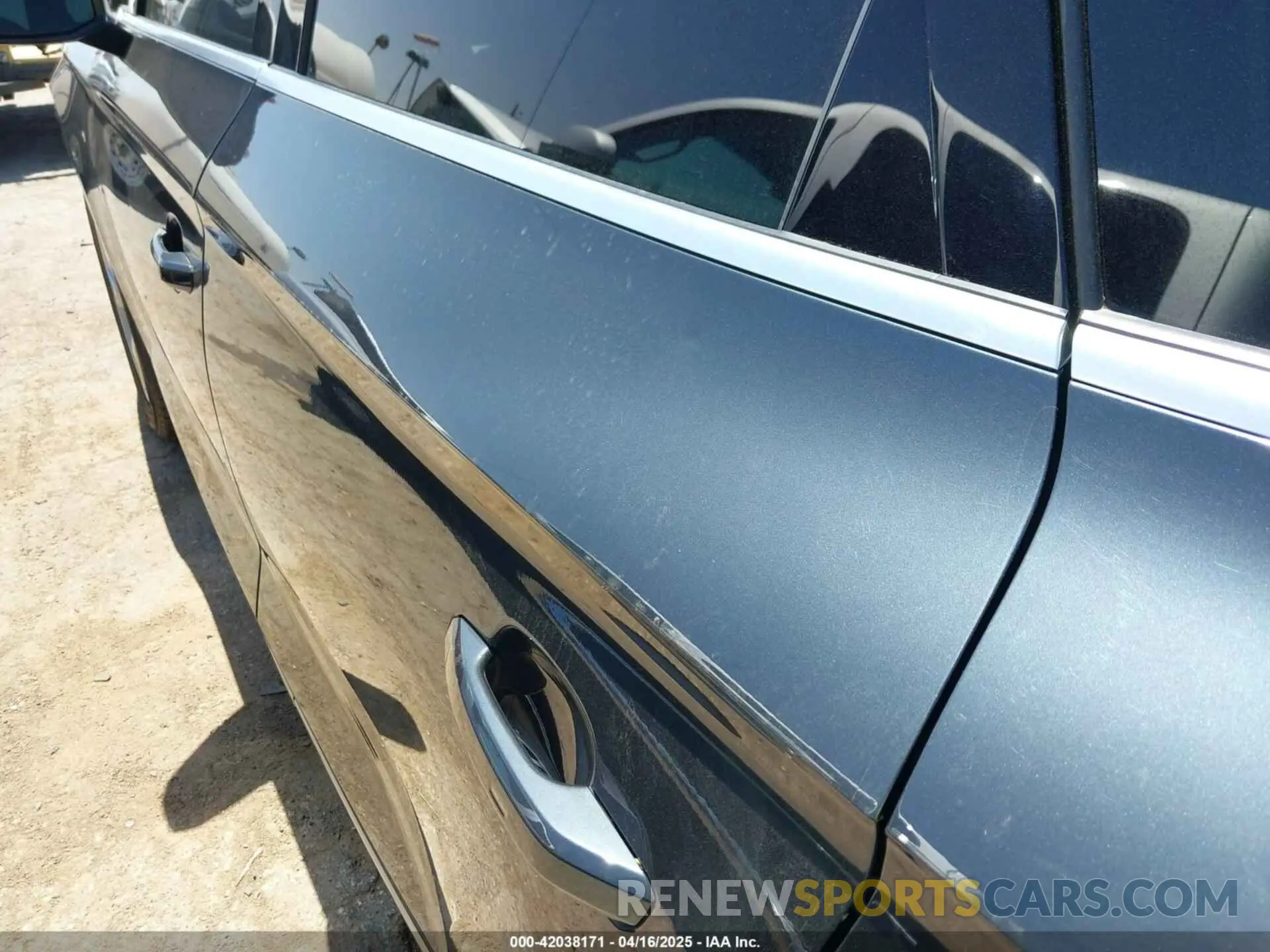 17 Photograph of a damaged car WA1ANAFY1K2118147 AUDI Q5 2019