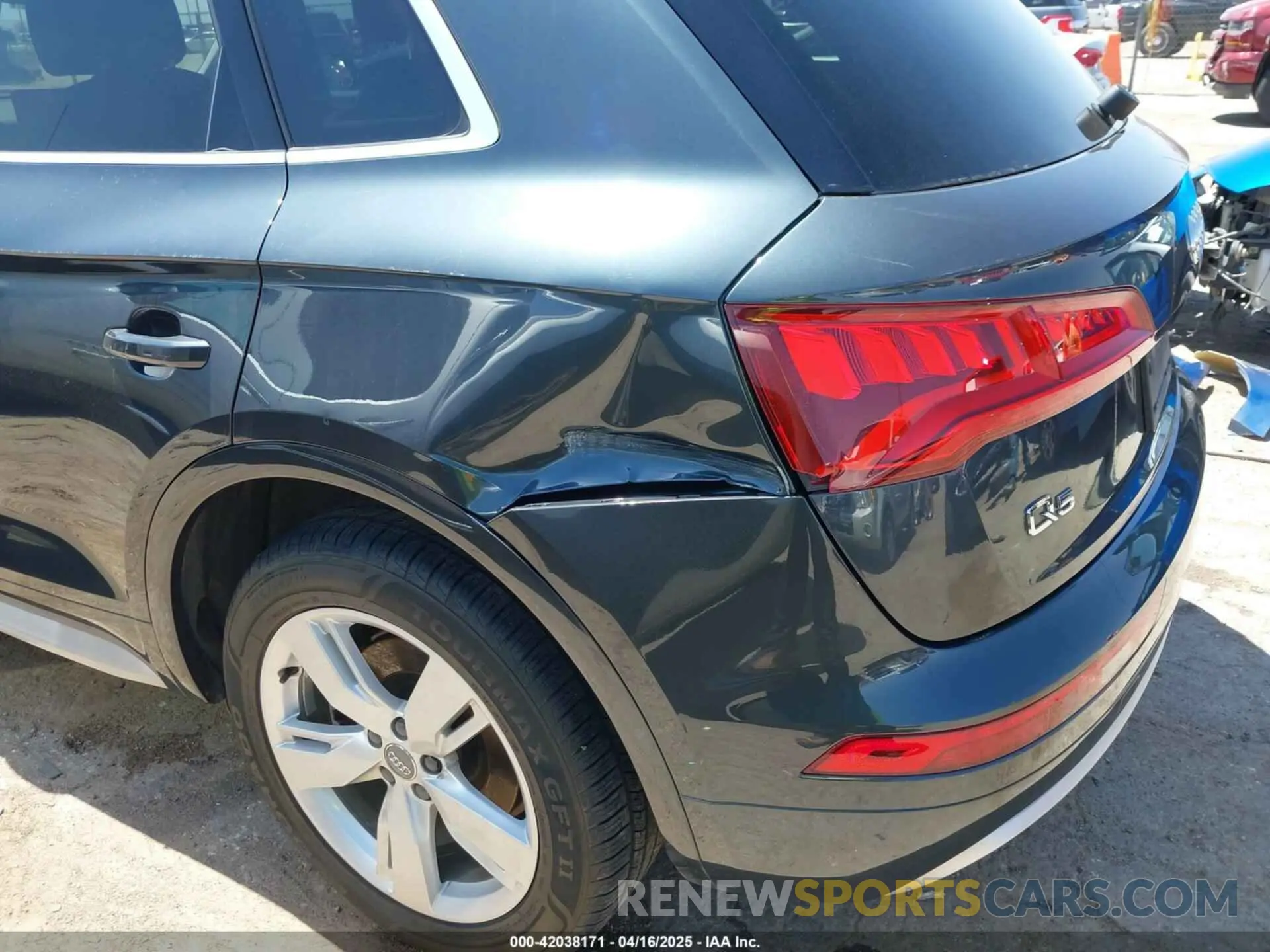 6 Photograph of a damaged car WA1ANAFY1K2118147 AUDI Q5 2019