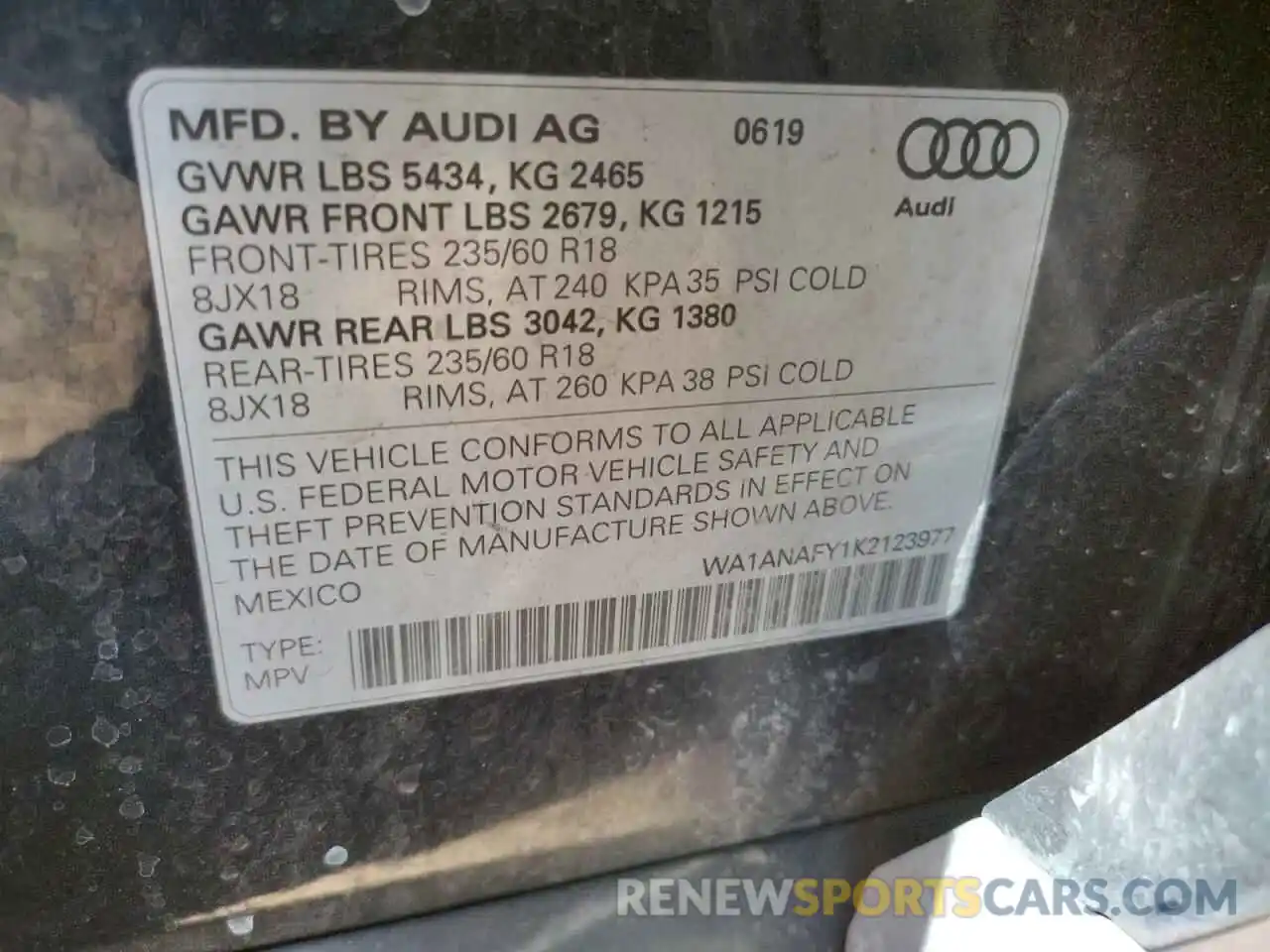 10 Photograph of a damaged car WA1ANAFY1K2123977 AUDI Q5 2019