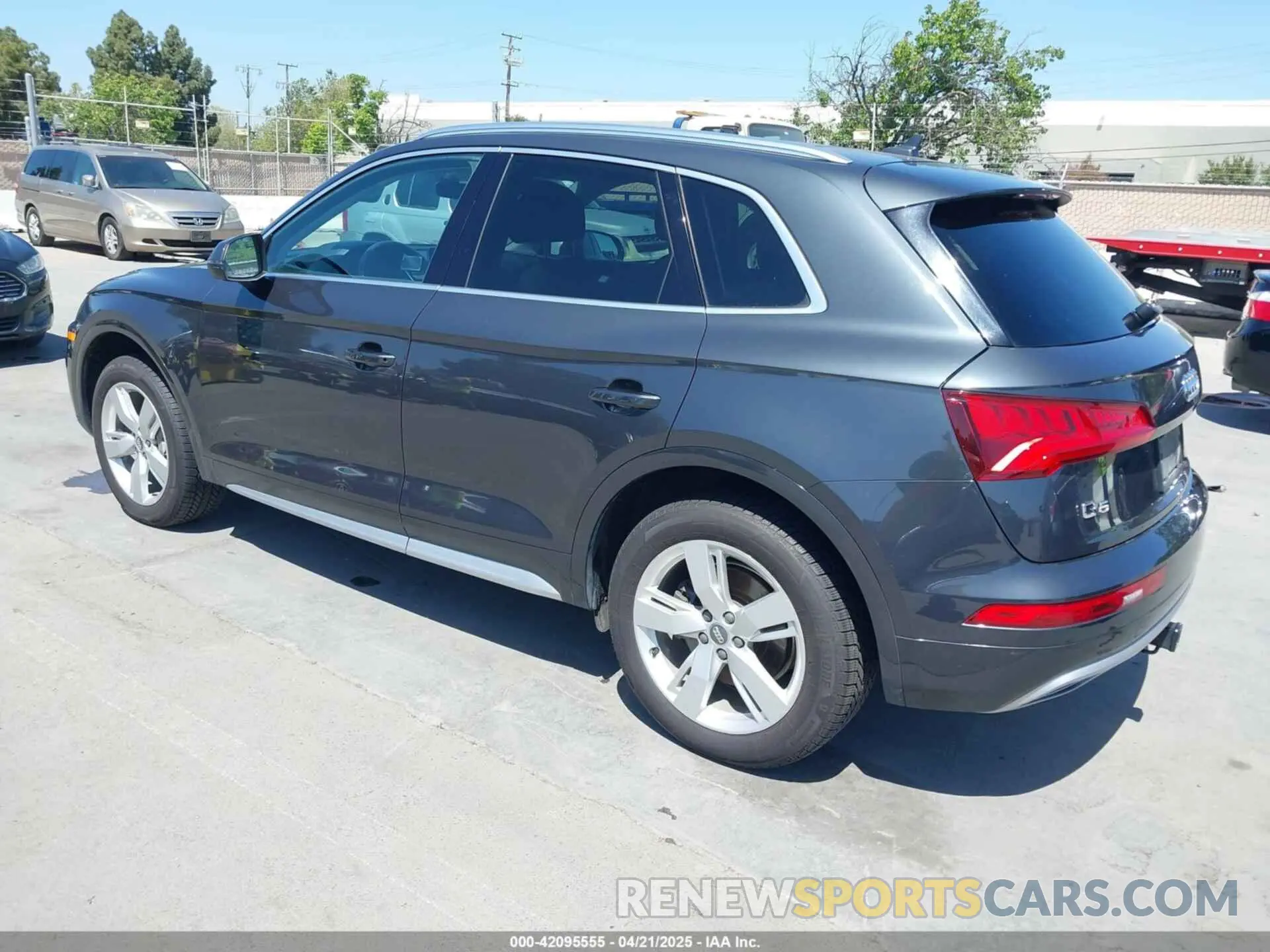 3 Photograph of a damaged car WA1ANAFY2K2040638 AUDI Q5 2019
