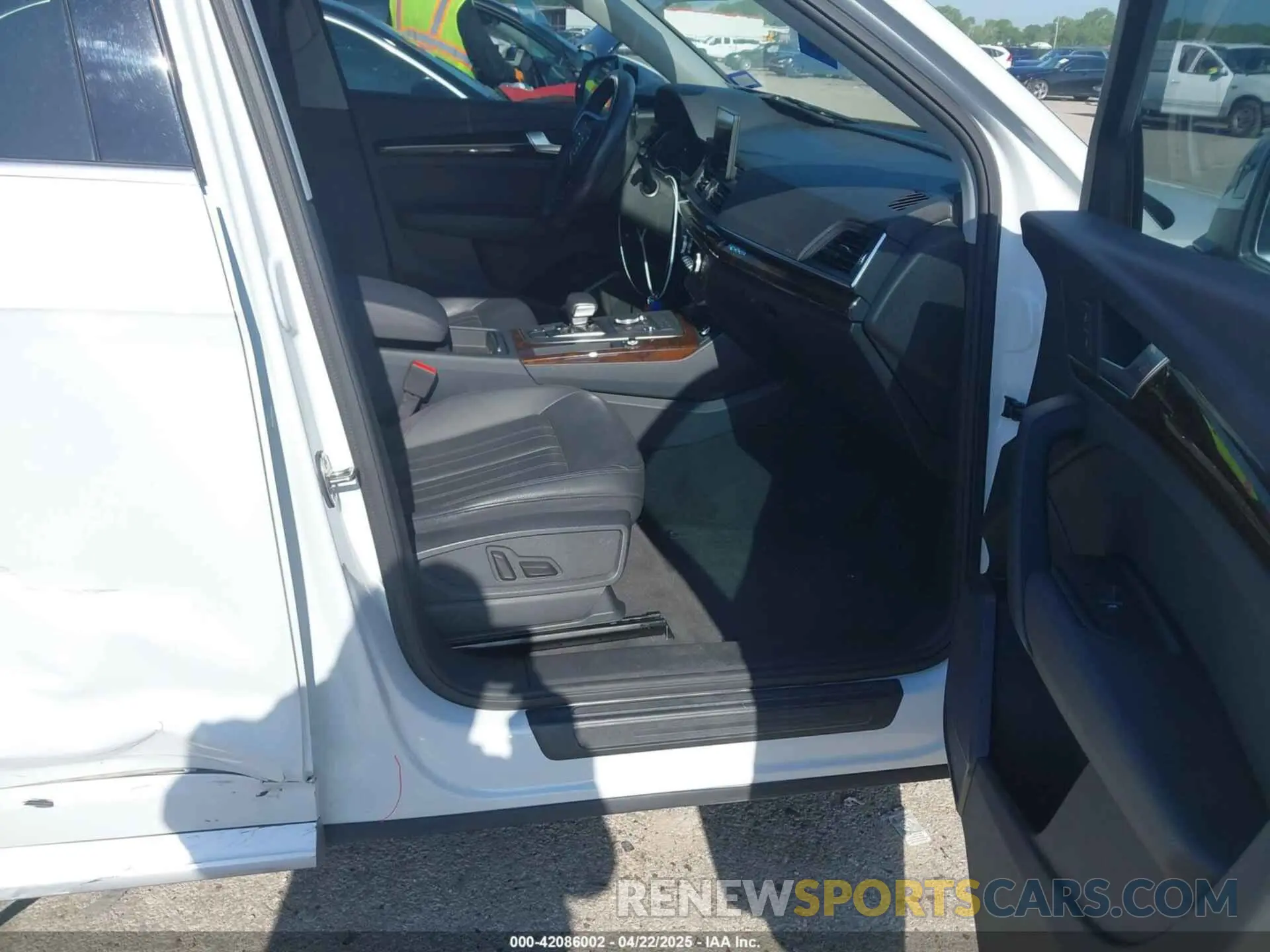 5 Photograph of a damaged car WA1ANAFY2K2044754 AUDI Q5 2019