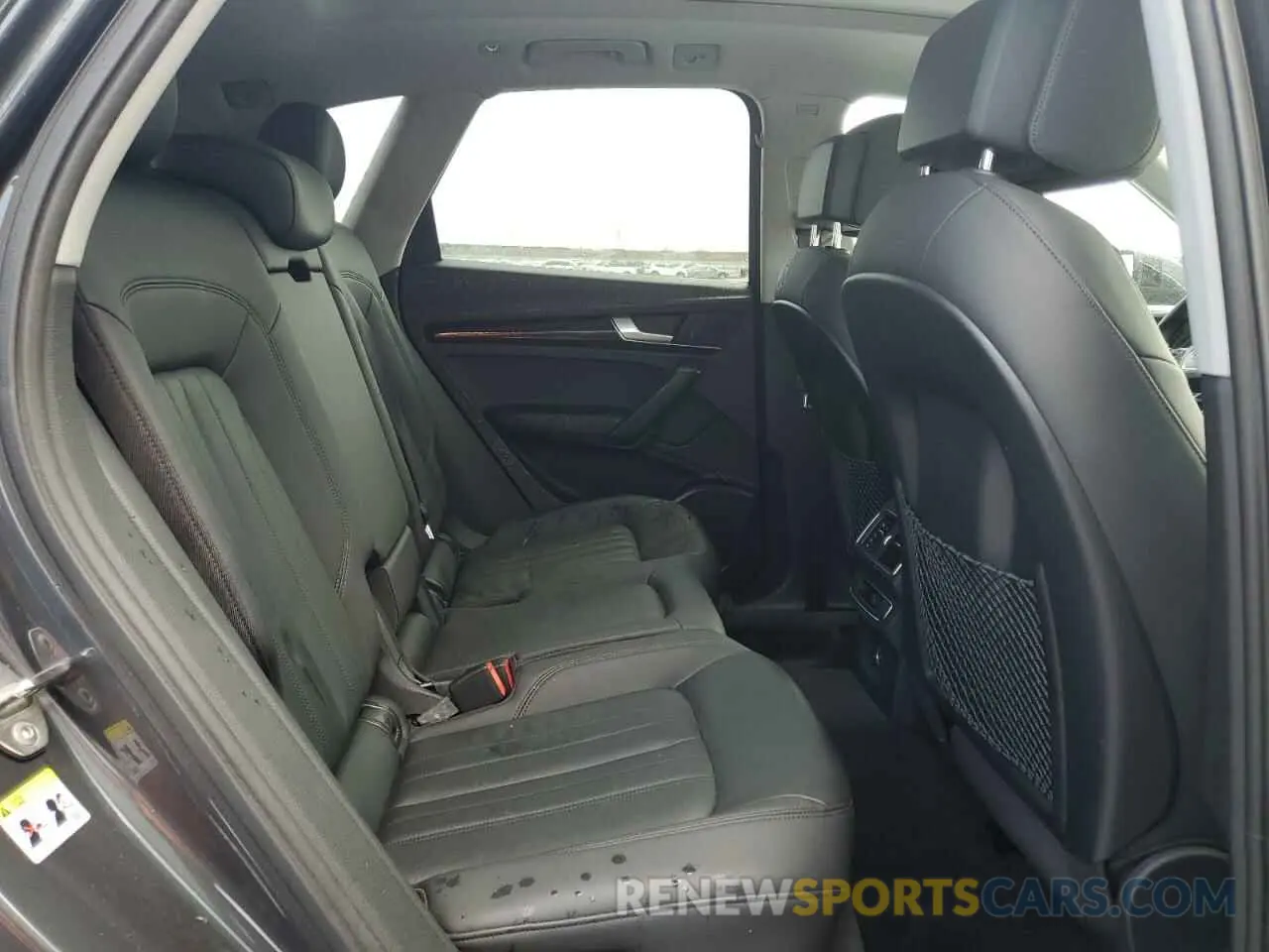 11 Photograph of a damaged car WA1ANAFY2K2068374 AUDI Q5 2019