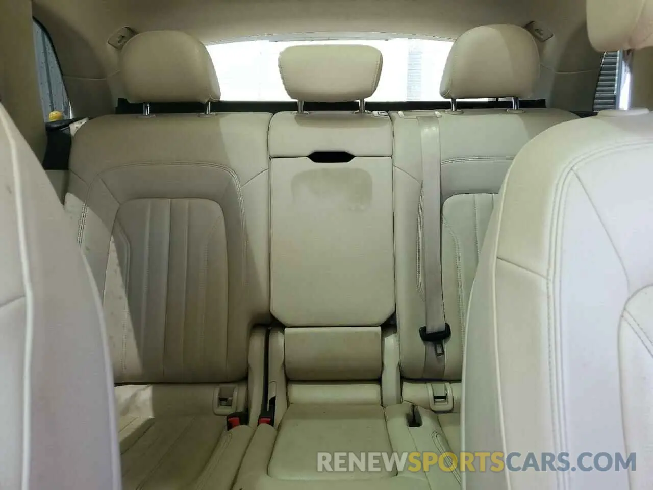 10 Photograph of a damaged car WA1ANAFY2K2081660 AUDI Q5 2019