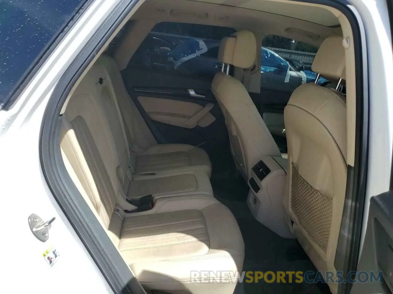 11 Photograph of a damaged car WA1ANAFY2K2081660 AUDI Q5 2019
