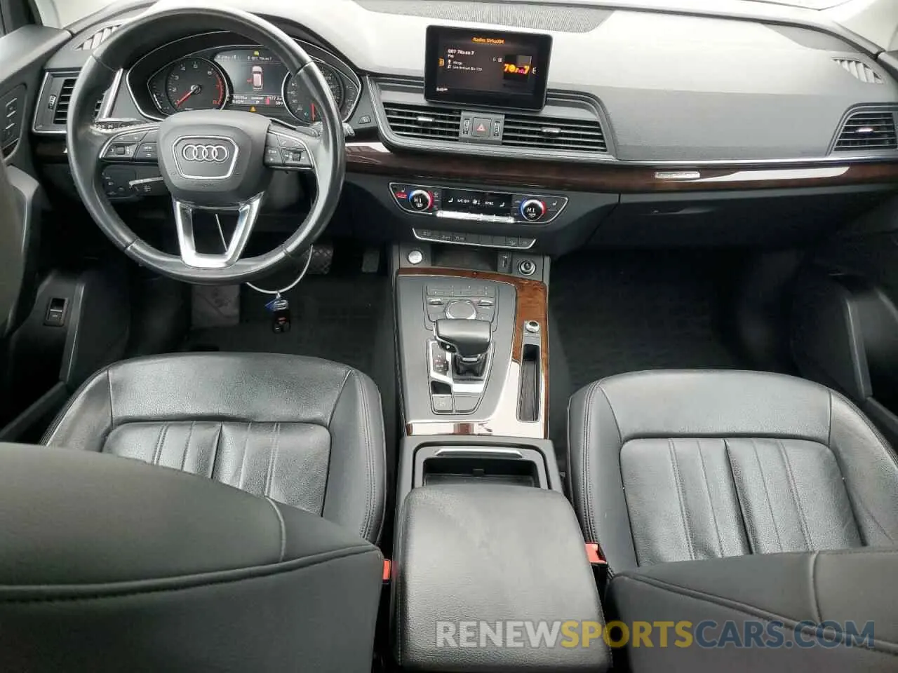 8 Photograph of a damaged car WA1ANAFY2K2108971 AUDI Q5 2019