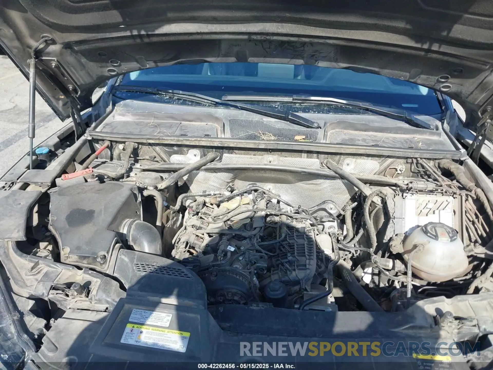 10 Photograph of a damaged car WA1ANAFY2K2122904 AUDI Q5 2019