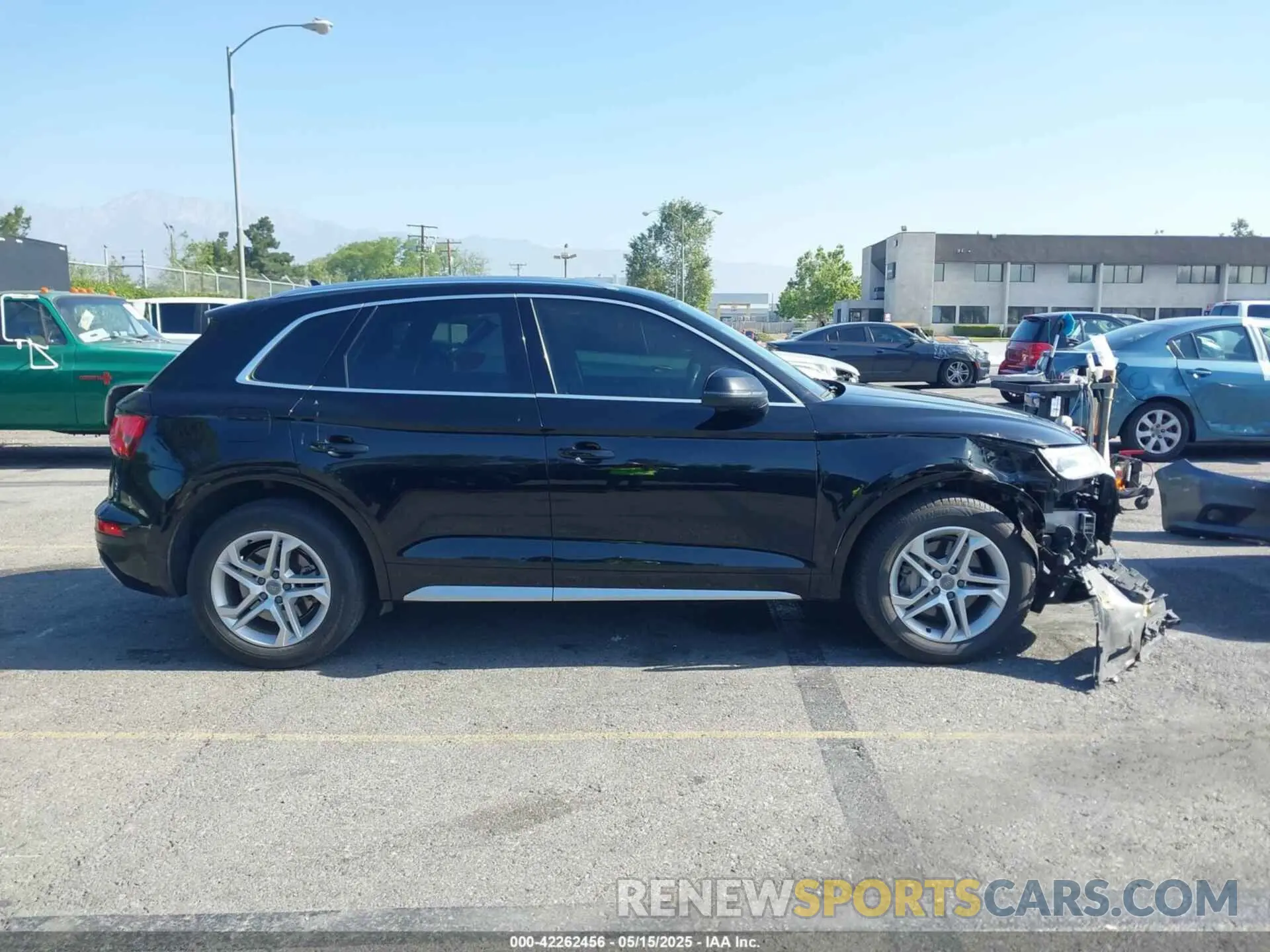 14 Photograph of a damaged car WA1ANAFY2K2122904 AUDI Q5 2019