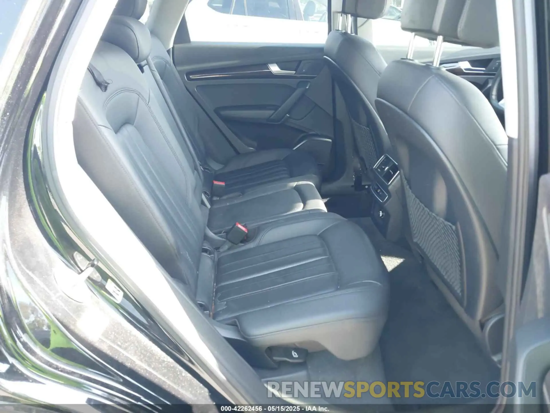 8 Photograph of a damaged car WA1ANAFY2K2122904 AUDI Q5 2019
