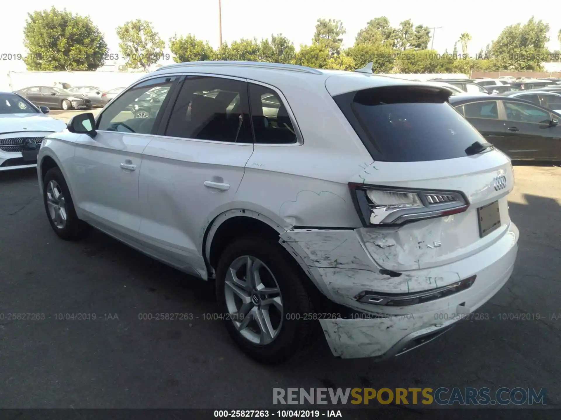 3 Photograph of a damaged car WA1ANAFY3K2067105 AUDI Q5 2019