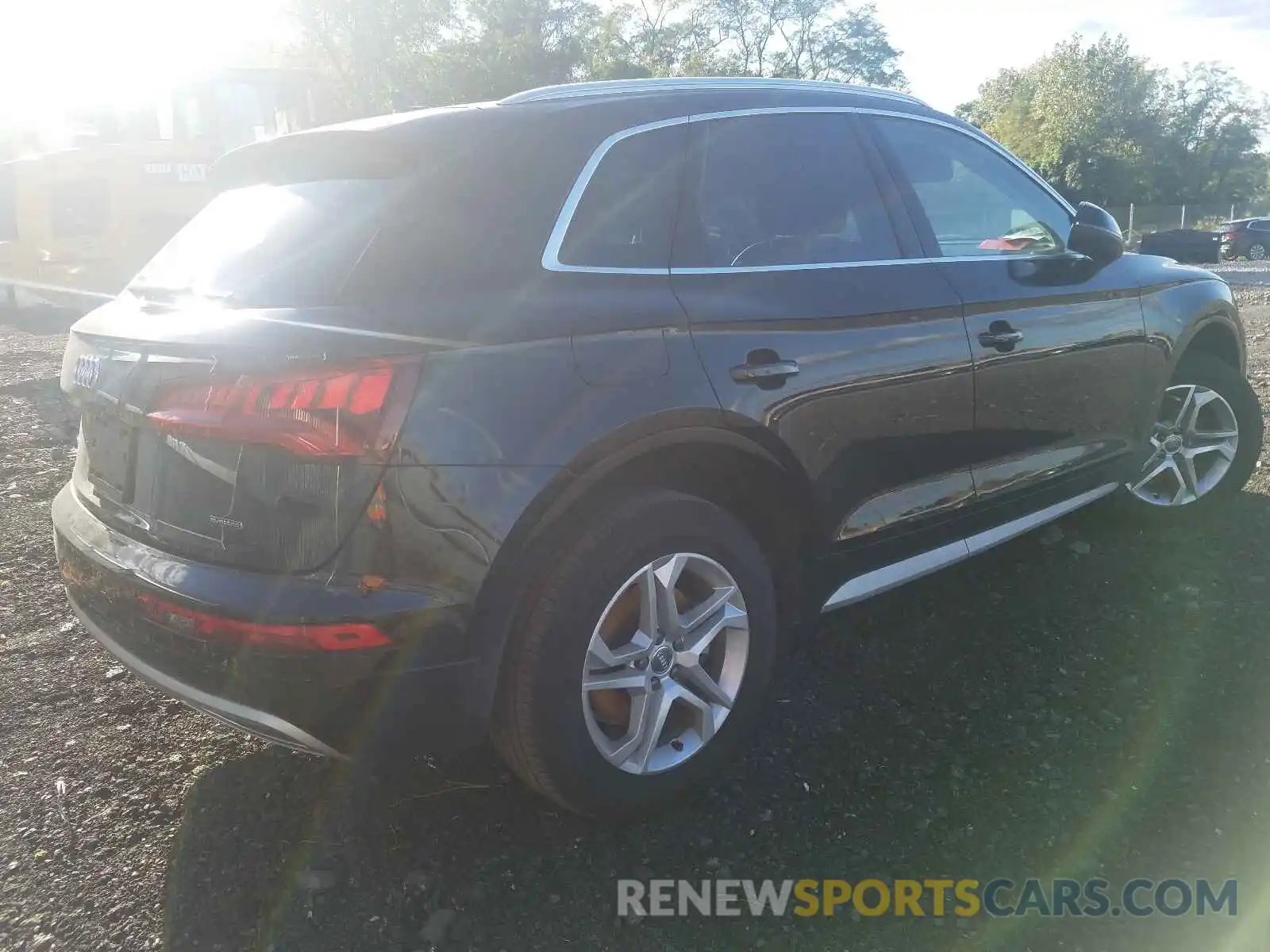 4 Photograph of a damaged car WA1ANAFY3K2101057 AUDI Q5 2019