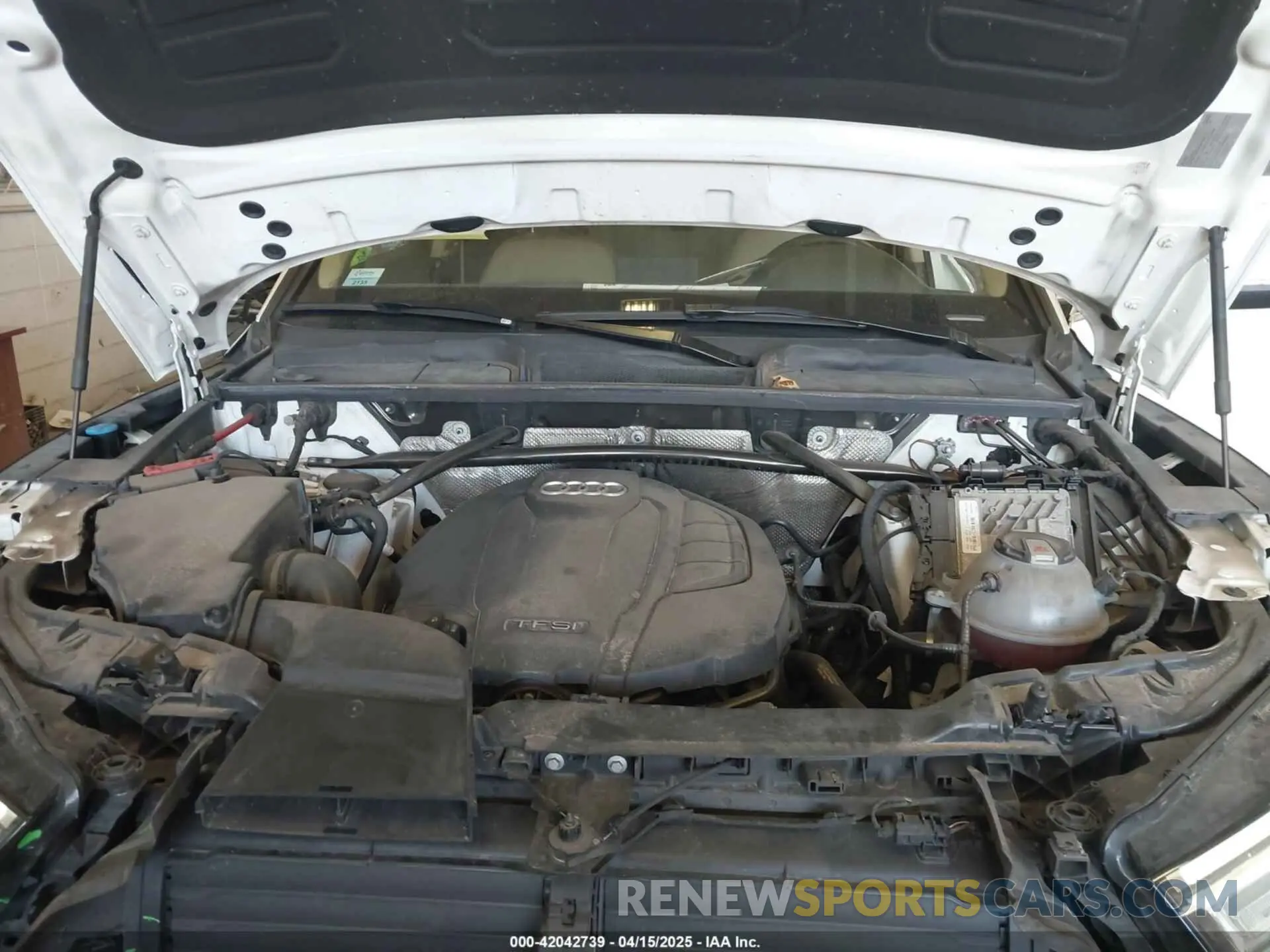10 Photograph of a damaged car WA1ANAFY3K2131756 AUDI Q5 2019