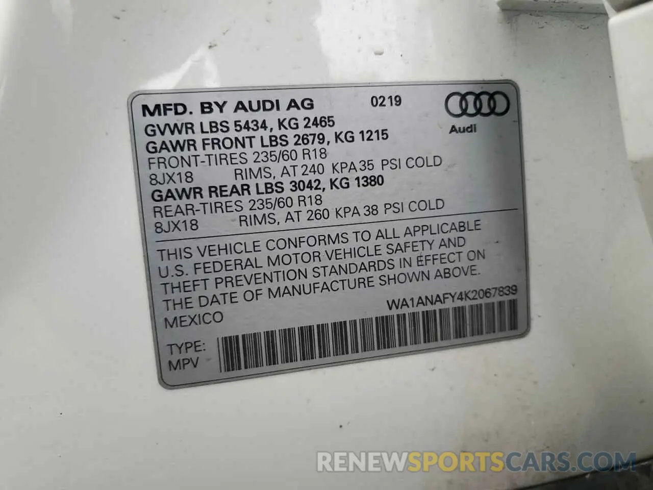 13 Photograph of a damaged car WA1ANAFY4K2067839 AUDI Q5 2019