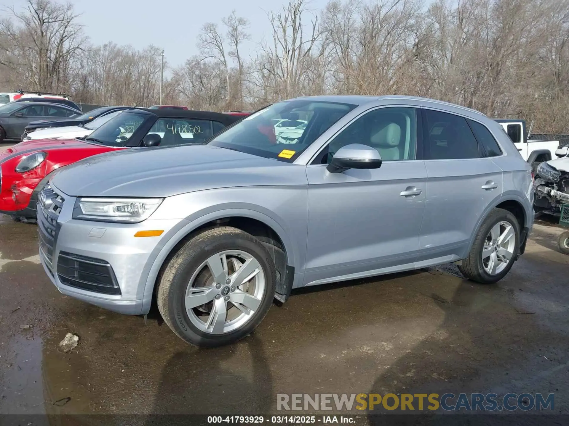 14 Photograph of a damaged car WA1ANAFY4K2076069 AUDI Q5 2019