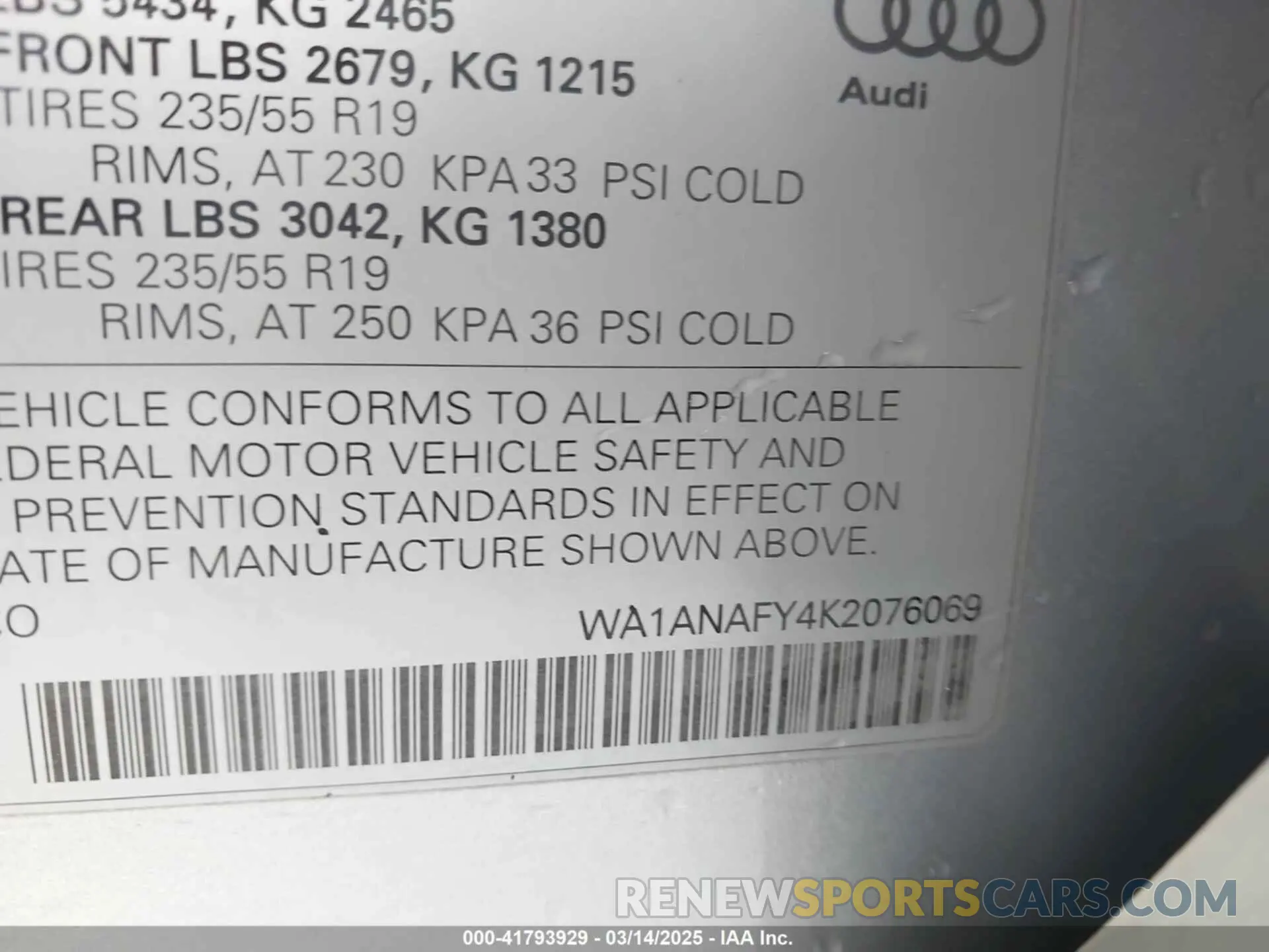 9 Photograph of a damaged car WA1ANAFY4K2076069 AUDI Q5 2019