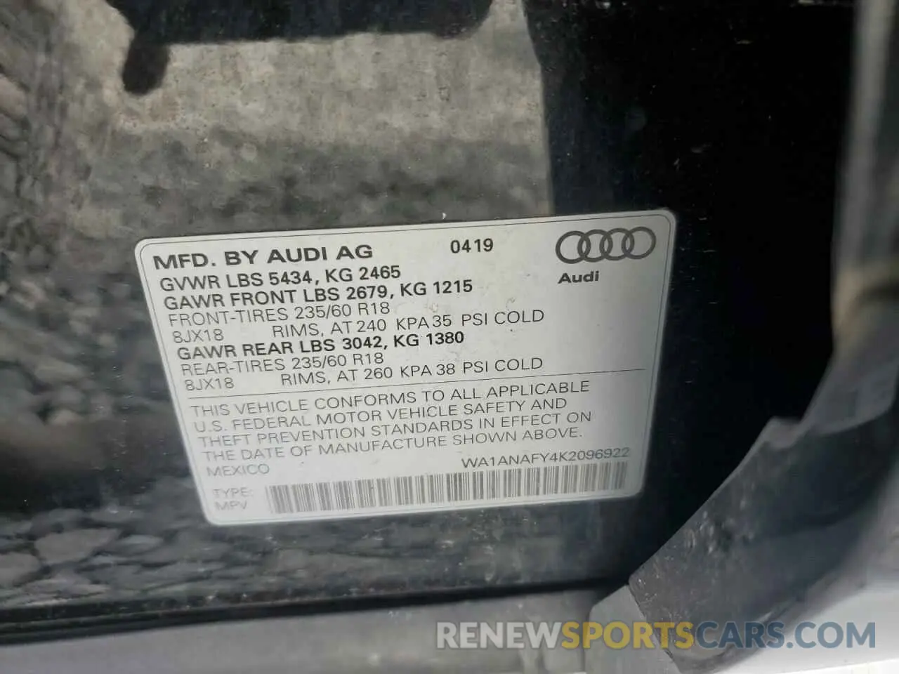 13 Photograph of a damaged car WA1ANAFY4K2096922 AUDI Q5 2019
