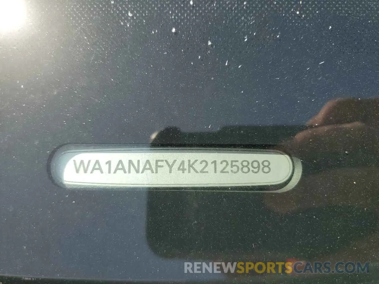 12 Photograph of a damaged car WA1ANAFY4K2125898 AUDI Q5 2019