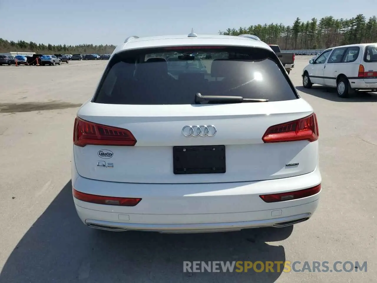 6 Photograph of a damaged car WA1ANAFY4K2125898 AUDI Q5 2019