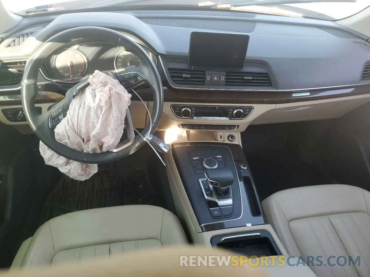 8 Photograph of a damaged car WA1ANAFY4K2130423 AUDI Q5 2019
