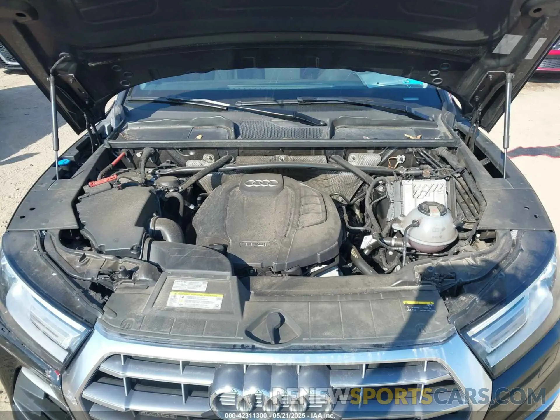 10 Photograph of a damaged car WA1ANAFY4K2139817 AUDI Q5 2019