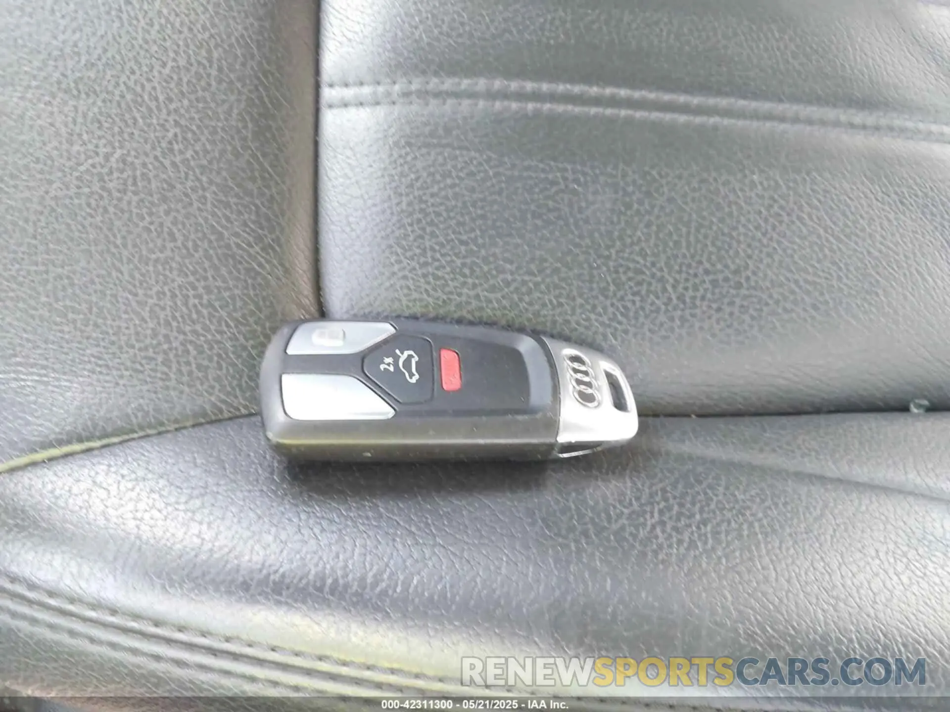 11 Photograph of a damaged car WA1ANAFY4K2139817 AUDI Q5 2019