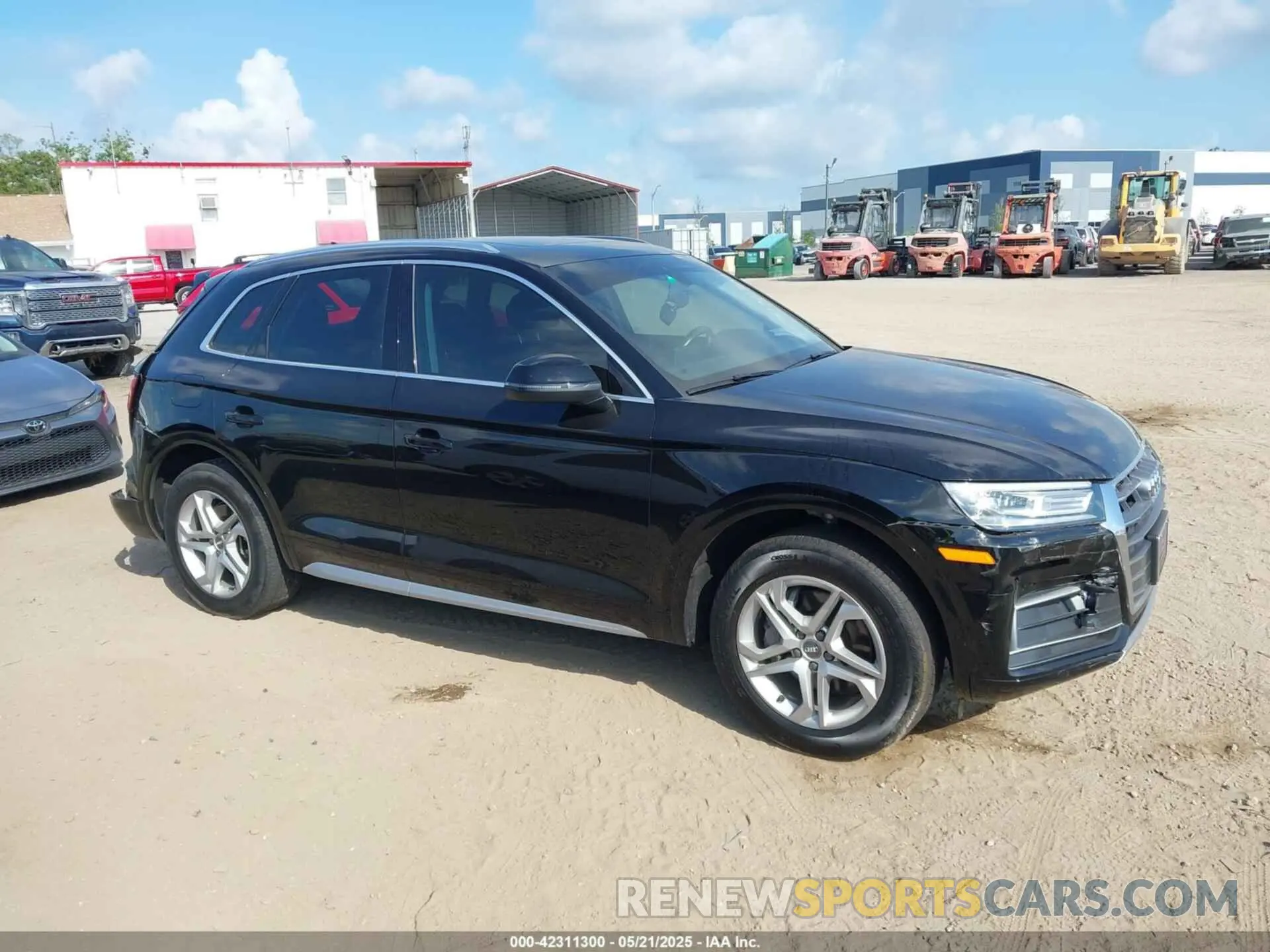 13 Photograph of a damaged car WA1ANAFY4K2139817 AUDI Q5 2019