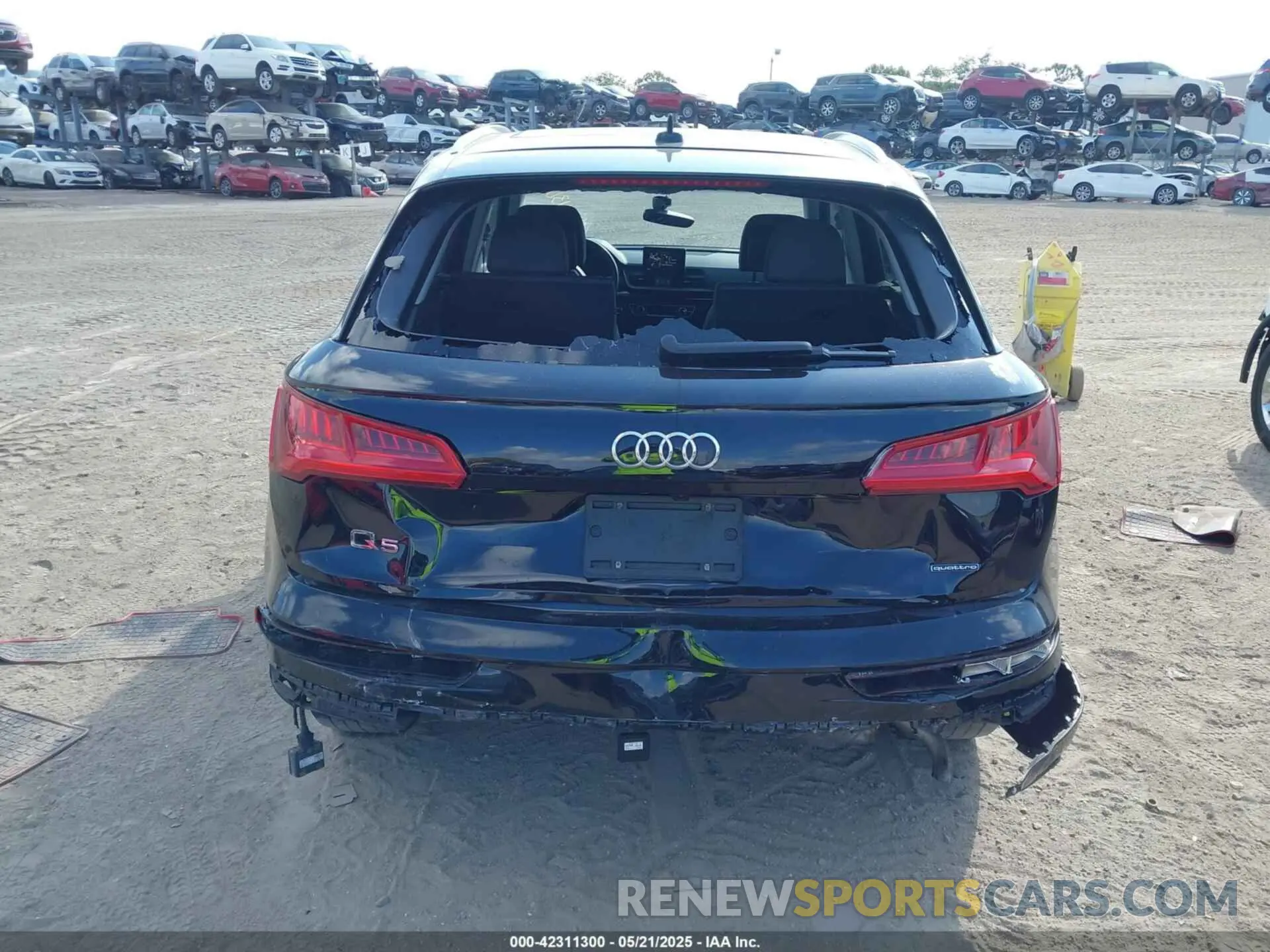 16 Photograph of a damaged car WA1ANAFY4K2139817 AUDI Q5 2019