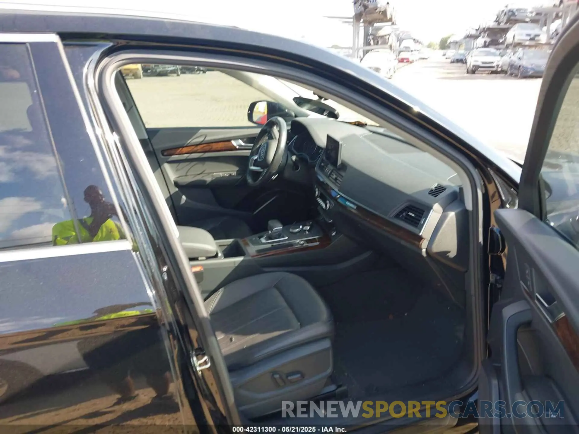 5 Photograph of a damaged car WA1ANAFY4K2139817 AUDI Q5 2019
