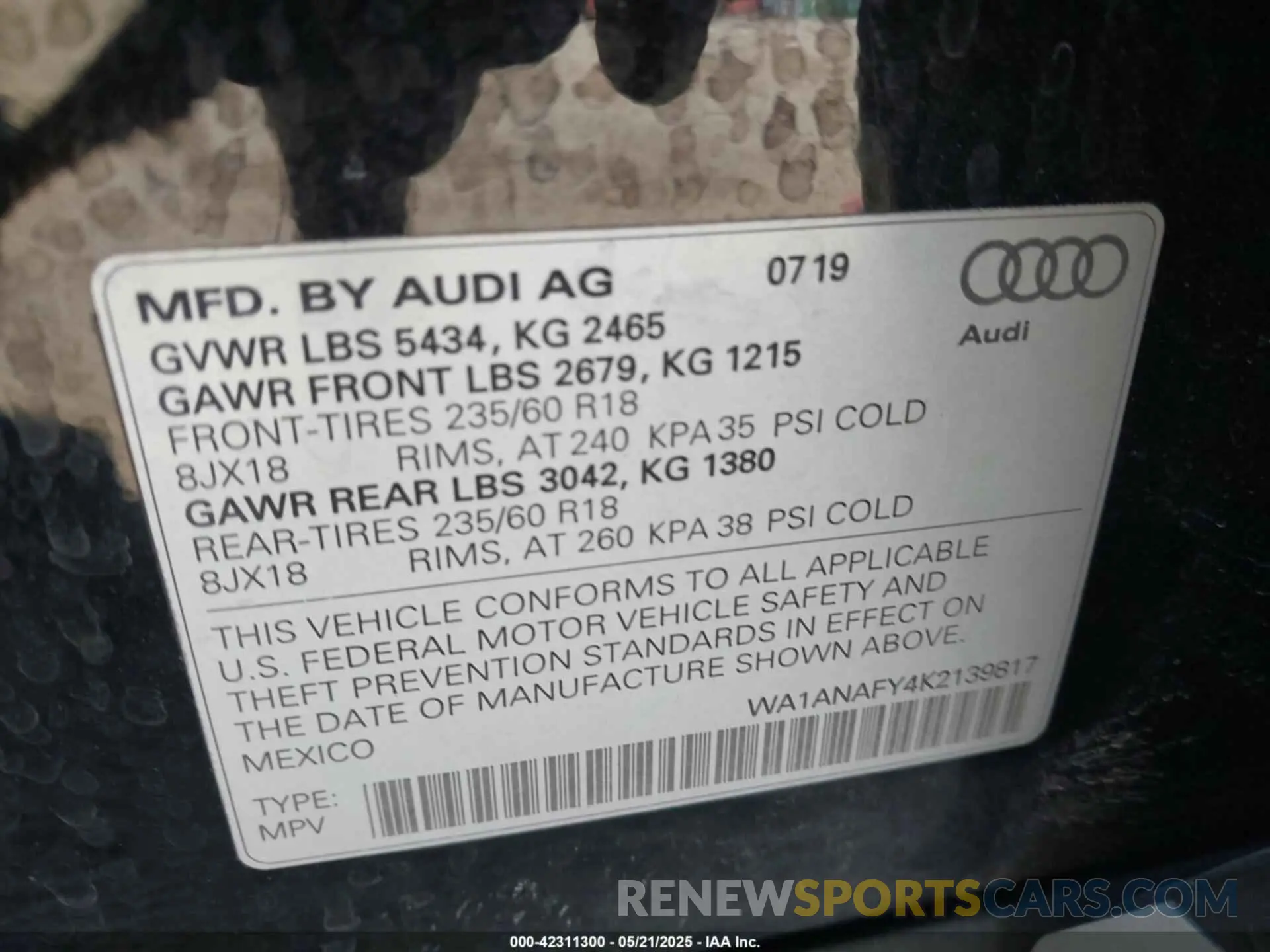 9 Photograph of a damaged car WA1ANAFY4K2139817 AUDI Q5 2019