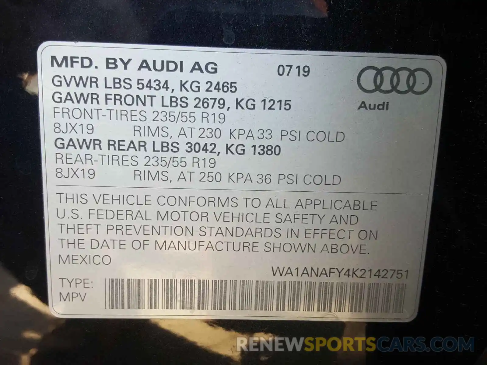 10 Photograph of a damaged car WA1ANAFY4K2142751 AUDI Q5 2019