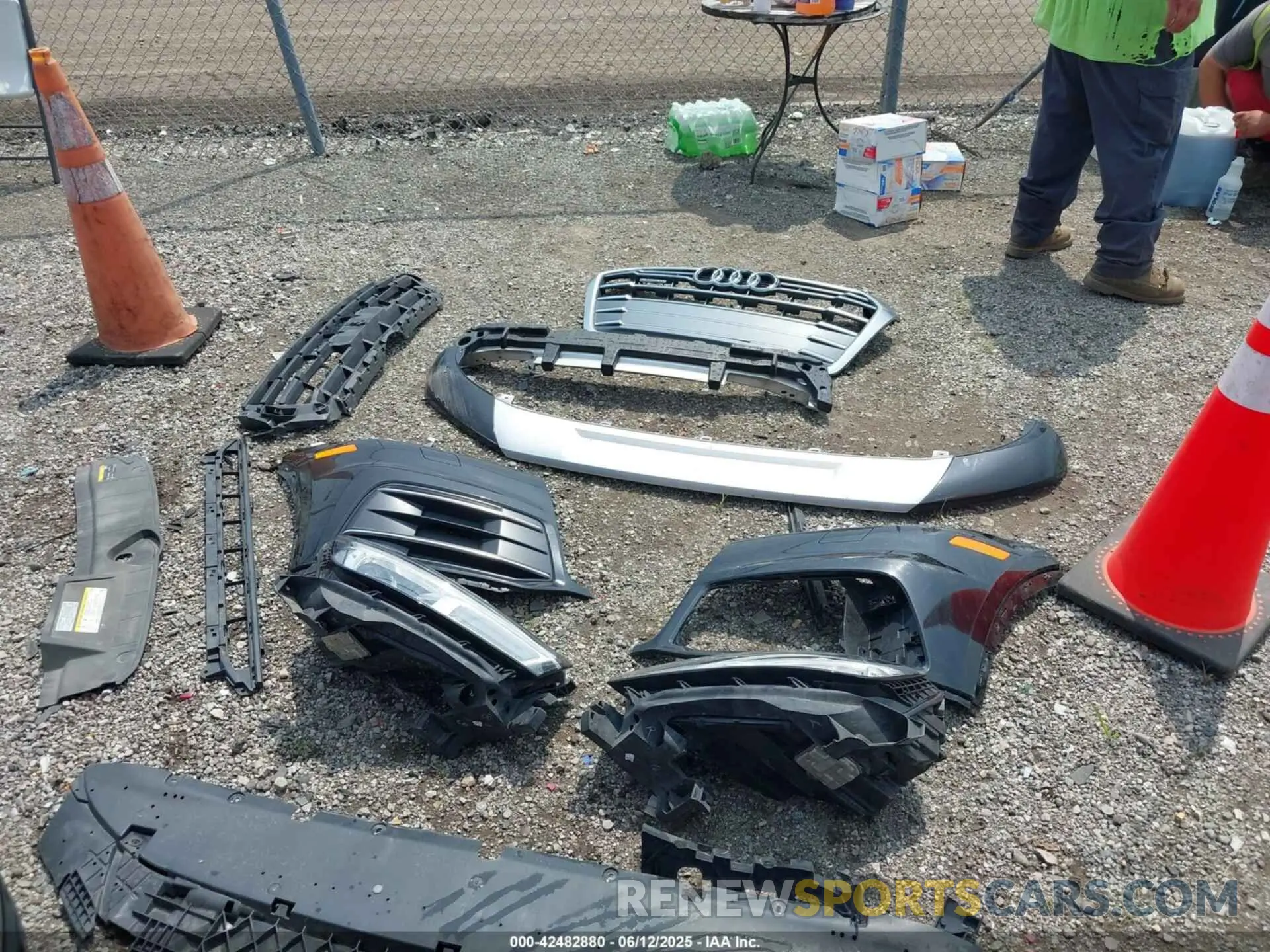 12 Photograph of a damaged car WA1ANAFY5K2068112 AUDI Q5 2019