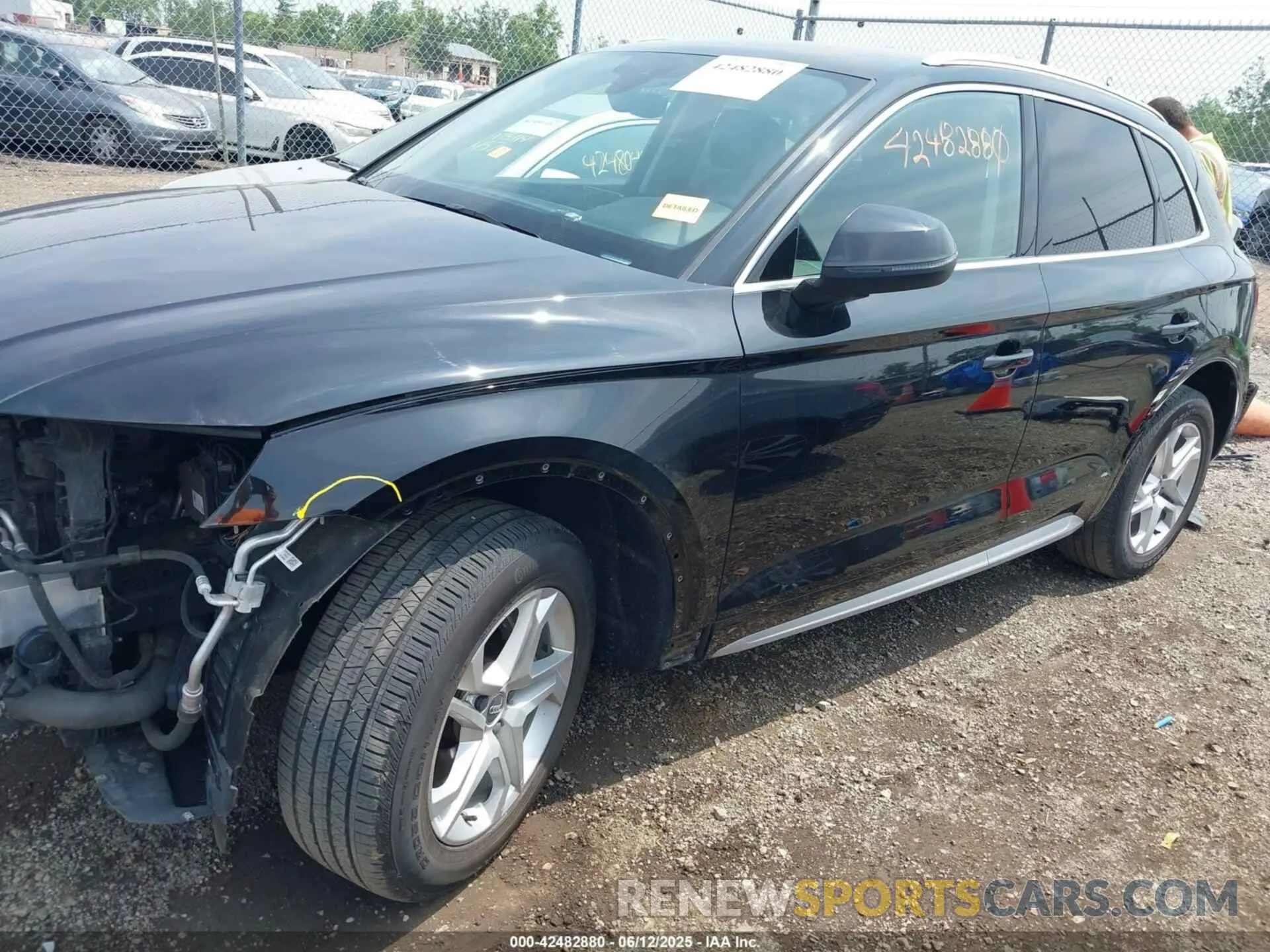 15 Photograph of a damaged car WA1ANAFY5K2068112 AUDI Q5 2019