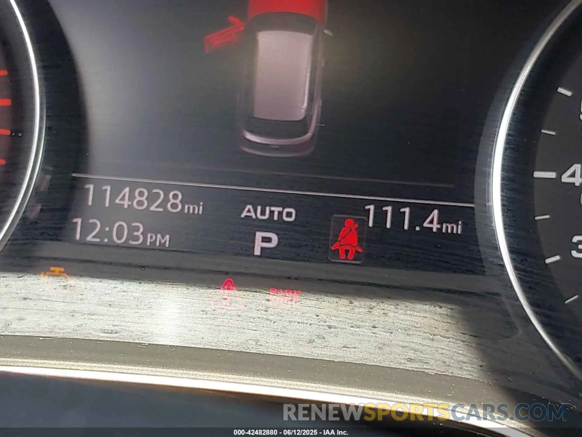 16 Photograph of a damaged car WA1ANAFY5K2068112 AUDI Q5 2019