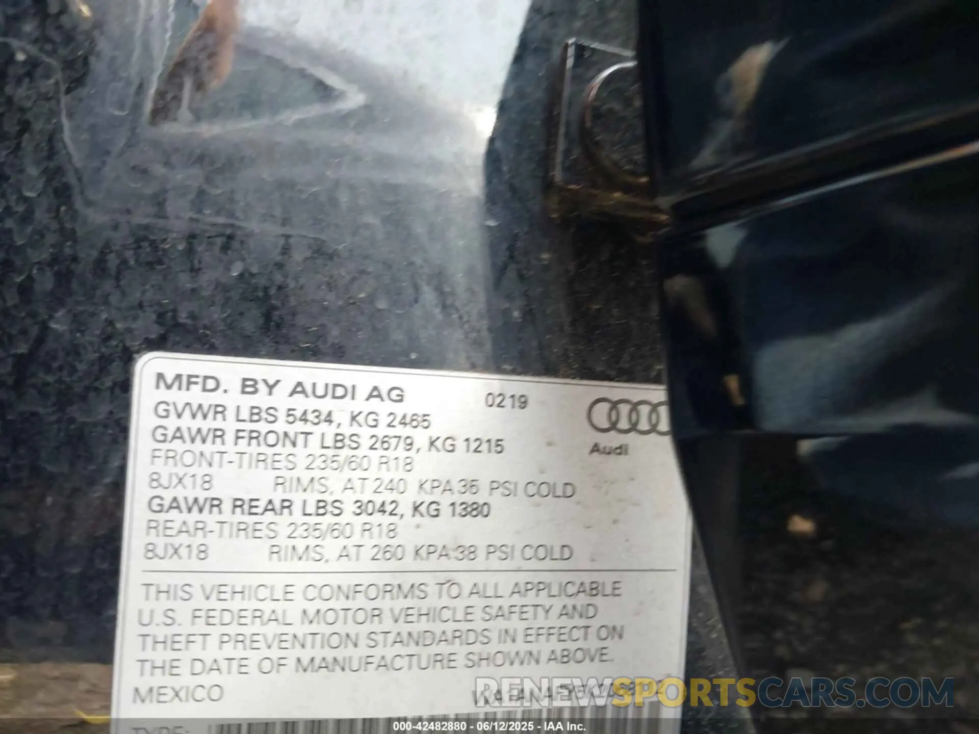 9 Photograph of a damaged car WA1ANAFY5K2068112 AUDI Q5 2019