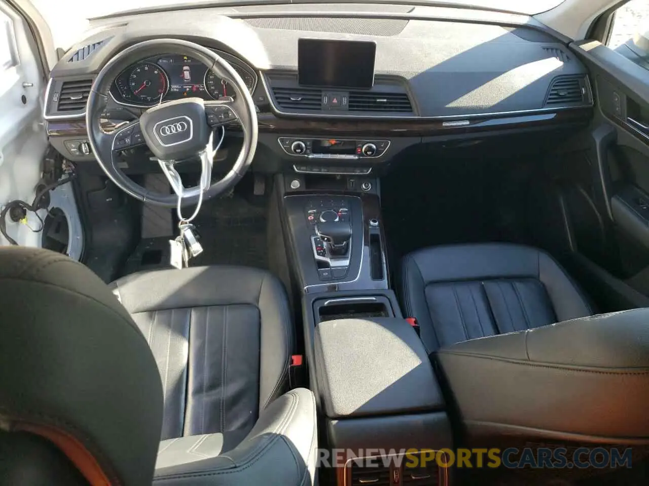 8 Photograph of a damaged car WA1ANAFY5K2136439 AUDI Q5 2019