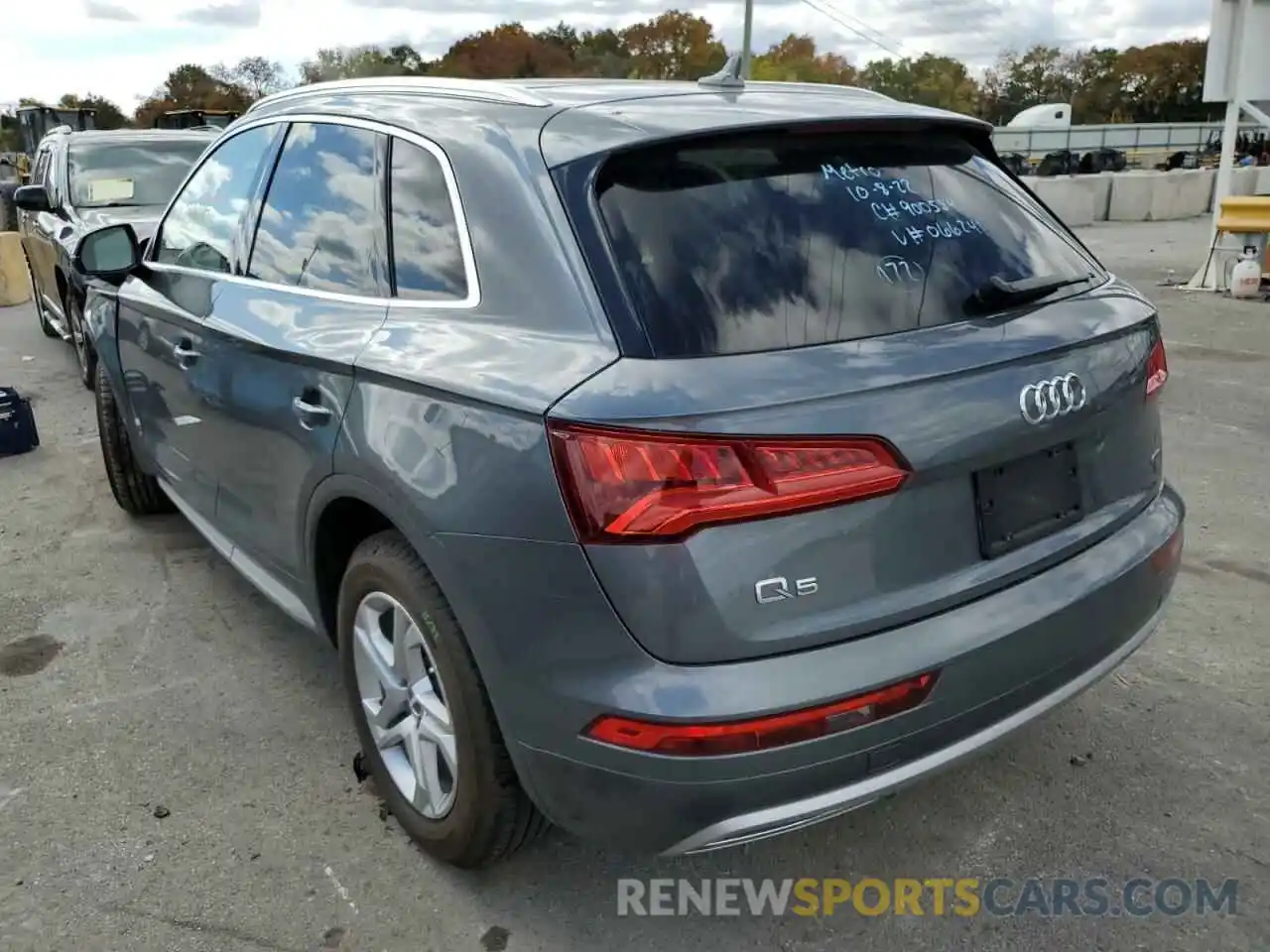 3 Photograph of a damaged car WA1ANAFY6K2066241 AUDI Q5 2019