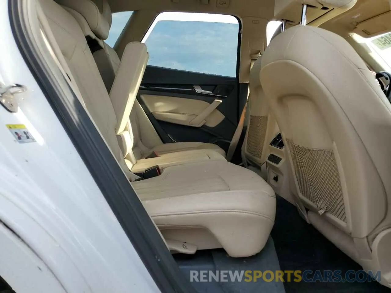 11 Photograph of a damaged car WA1ANAFY6K2122730 AUDI Q5 2019
