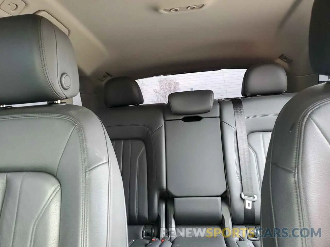 10 Photograph of a damaged car WA1ANAFY6K2123599 AUDI Q5 2019