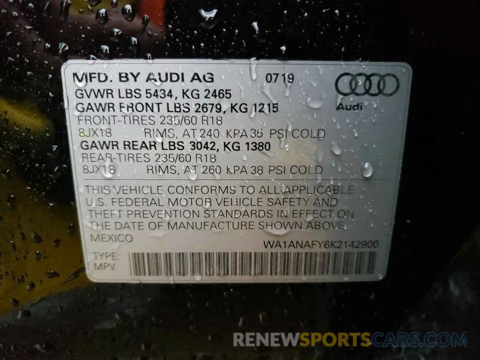 10 Photograph of a damaged car WA1ANAFY6K2142900 AUDI Q5 2019